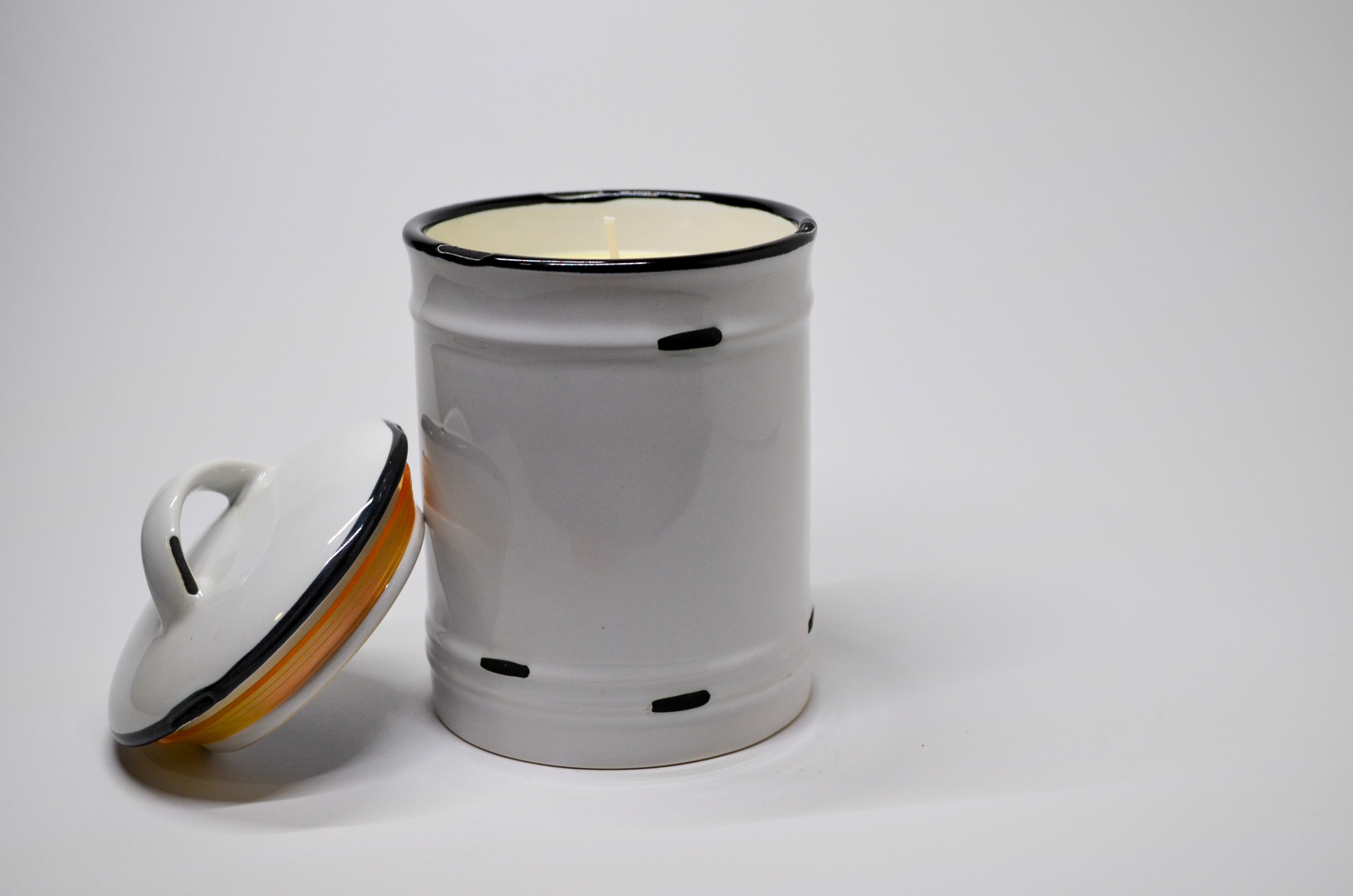 Farmhouse Enamel Candle Jar with Lid - Lemon Blueberry Crumble