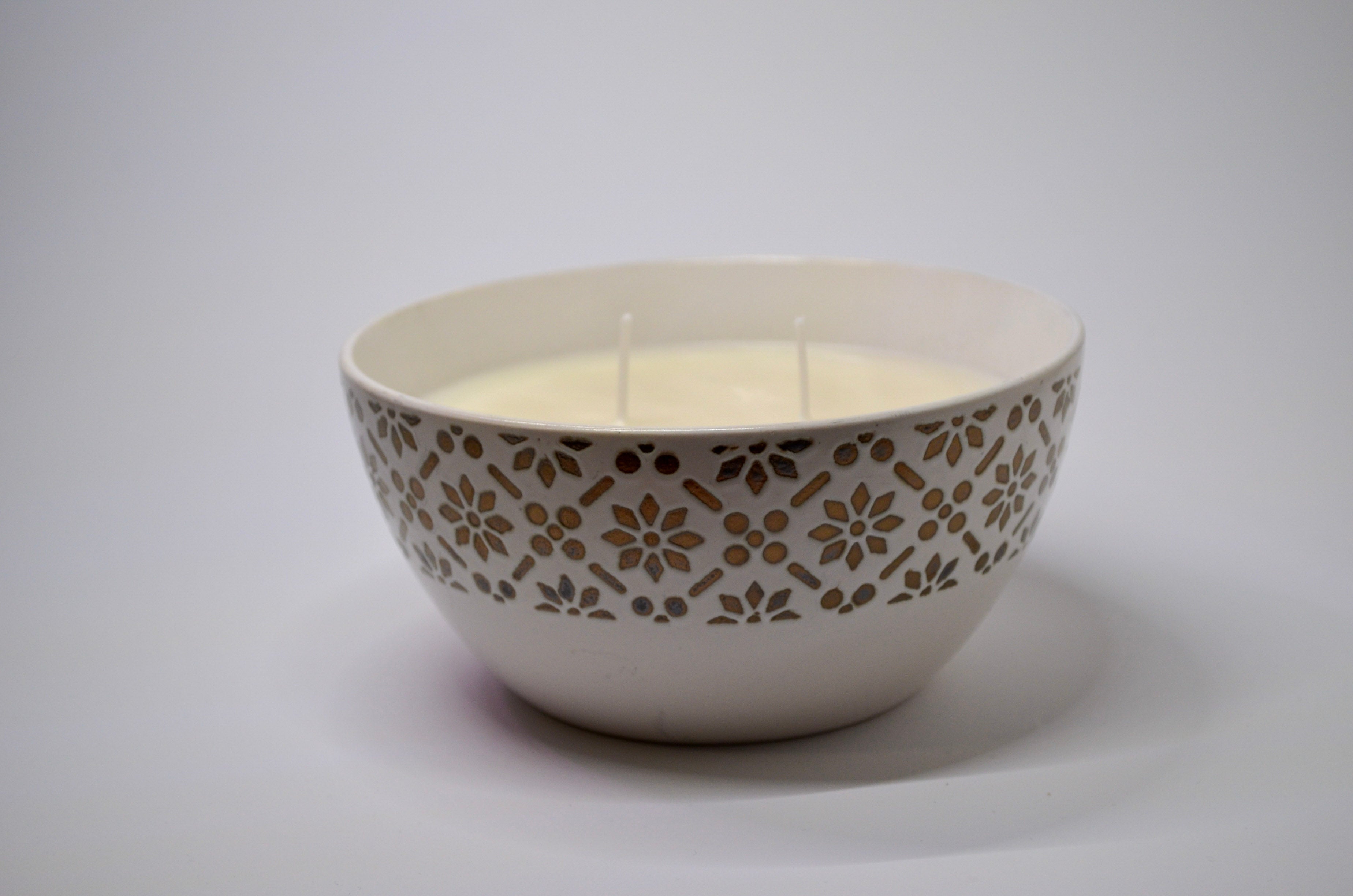 White + Gold Cutout Ceramic Bowl Candle (Dual Wick) - Spun Cotton