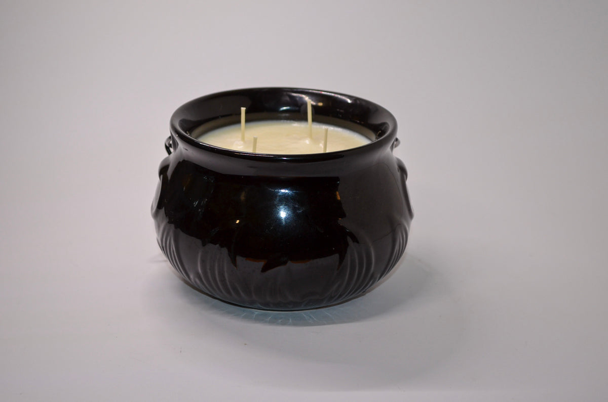 Black Cauldron Candle — Salted Vanilla Honey Butter